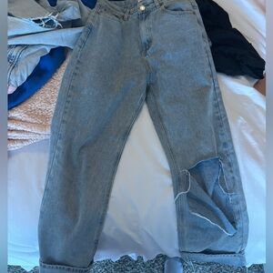 Jeans with knee hole